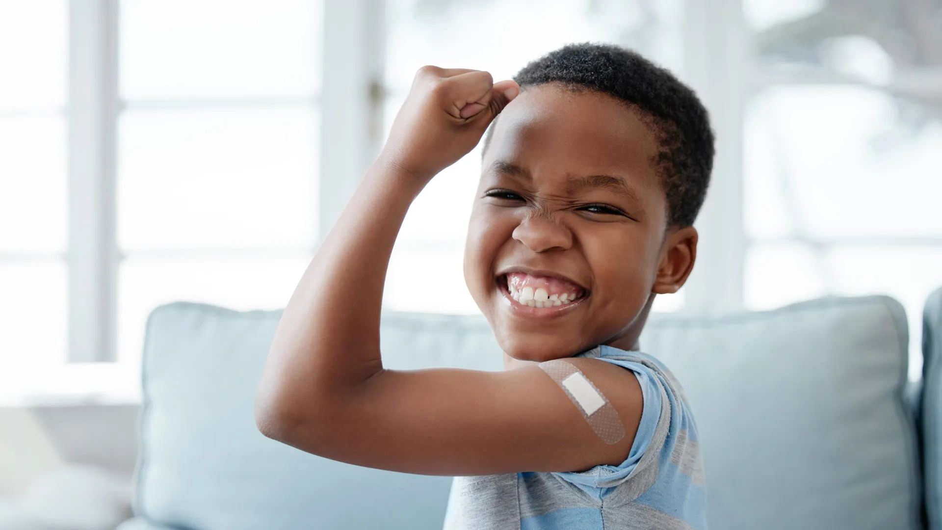 Вакцина от COVID связана с меньшим количеством заражений и аллергических реакций у детей с экземой.